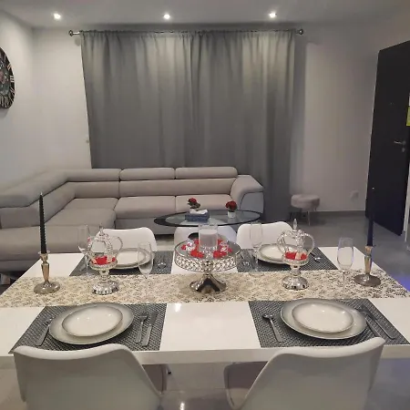 Apartament Jacuzzi Giverny Paris *